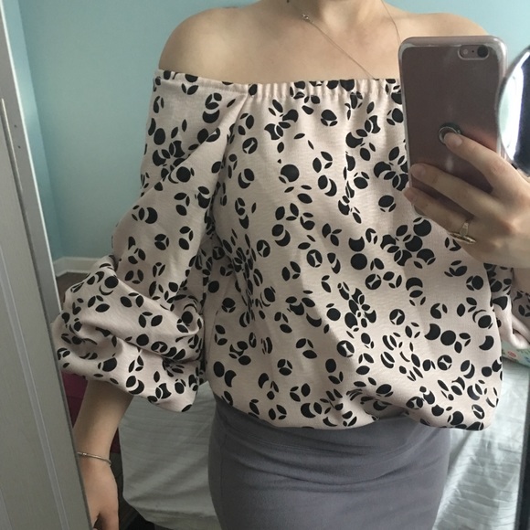 Halogen Tops - Gorgeous Halogen off the shoulder blouse